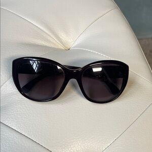 Chic Black Sunglasses